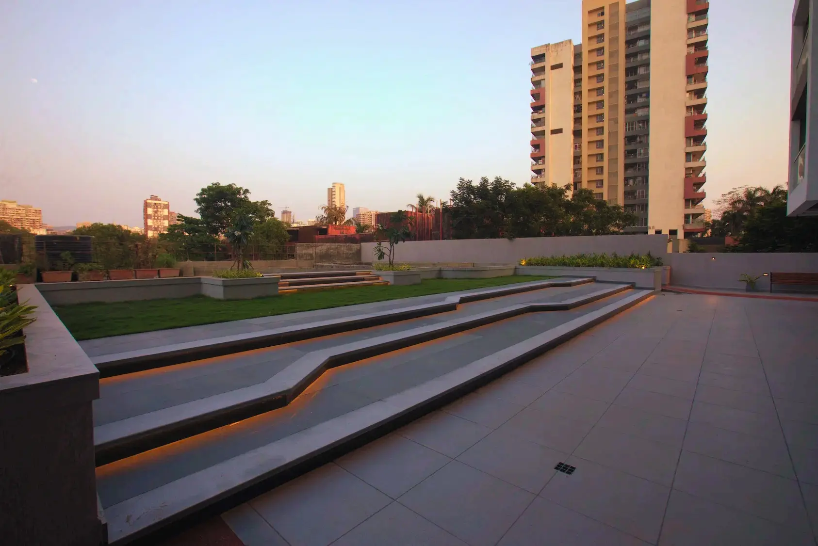 Amphitheatre & Social Zone